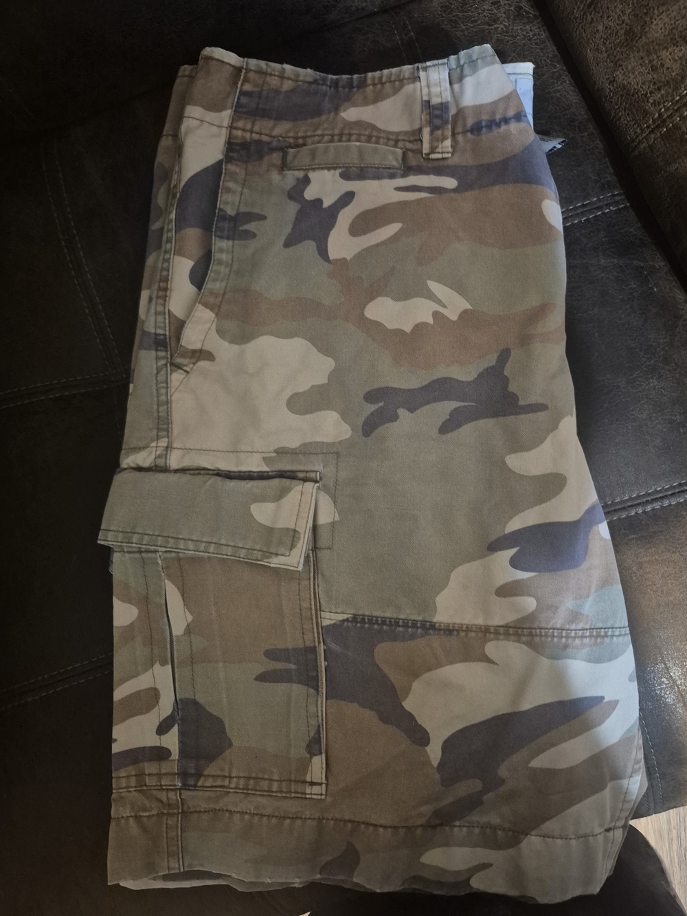 GAP Men's Camo Cargo Shorts in Olive & Tan